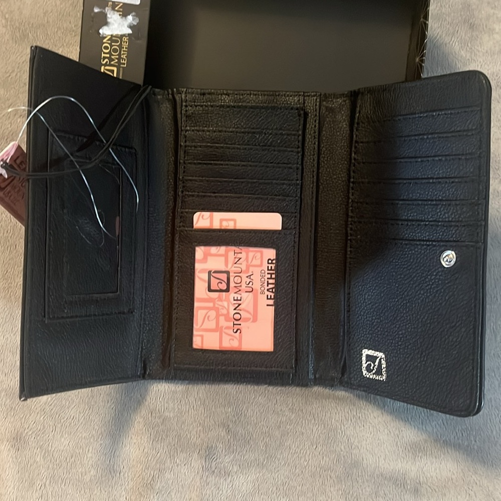 Stone Mountain Leather Wallet - Picture 2 of 9